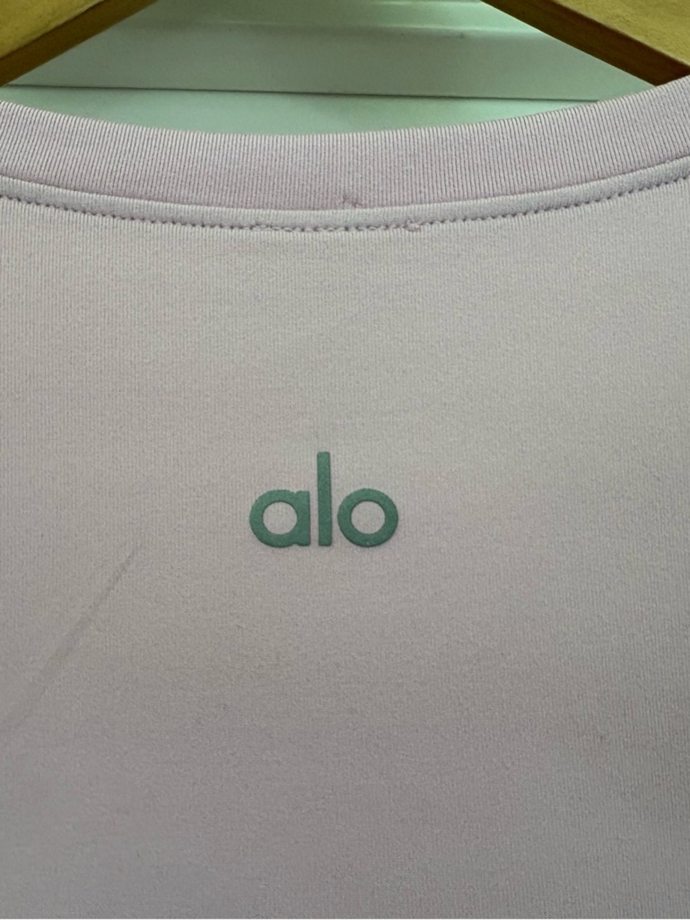Alo Yoga Alosoft Finese Sugar Plum Pink Top L - Picture 6 of 7